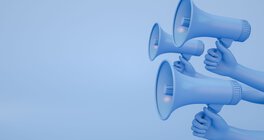 Blaue Megafone