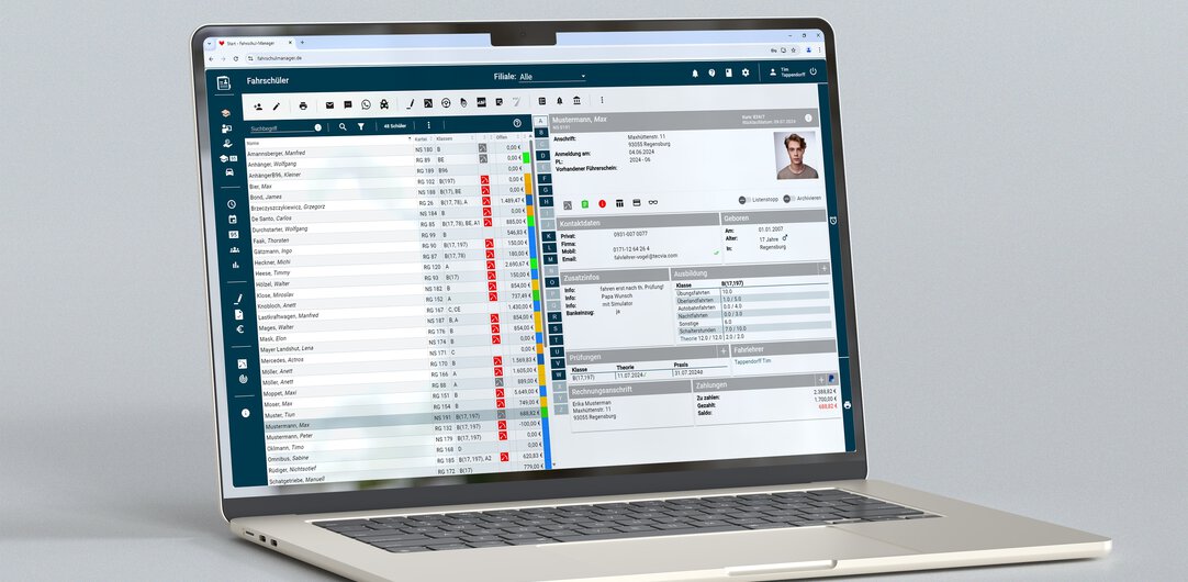 Schülerkartei der Fahrschul-Manager Cloud in Laptop