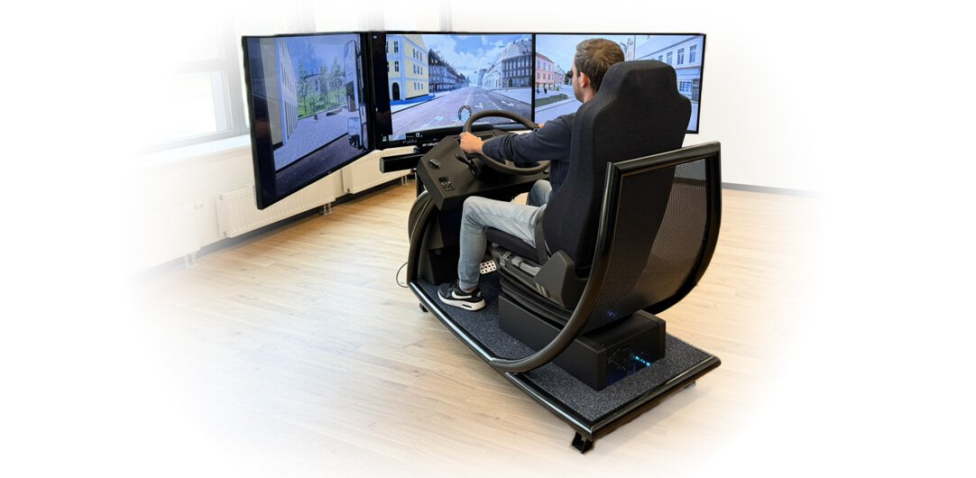 Vogel Simulator Pro in hellem modernen Raum