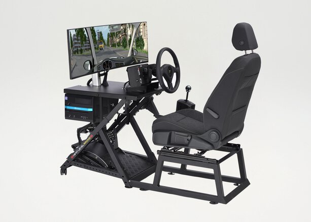 Simulator Kompakt vor grauem Hintergrund